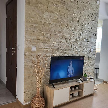 Studio Cristina Хунедоара Экстерьер фото