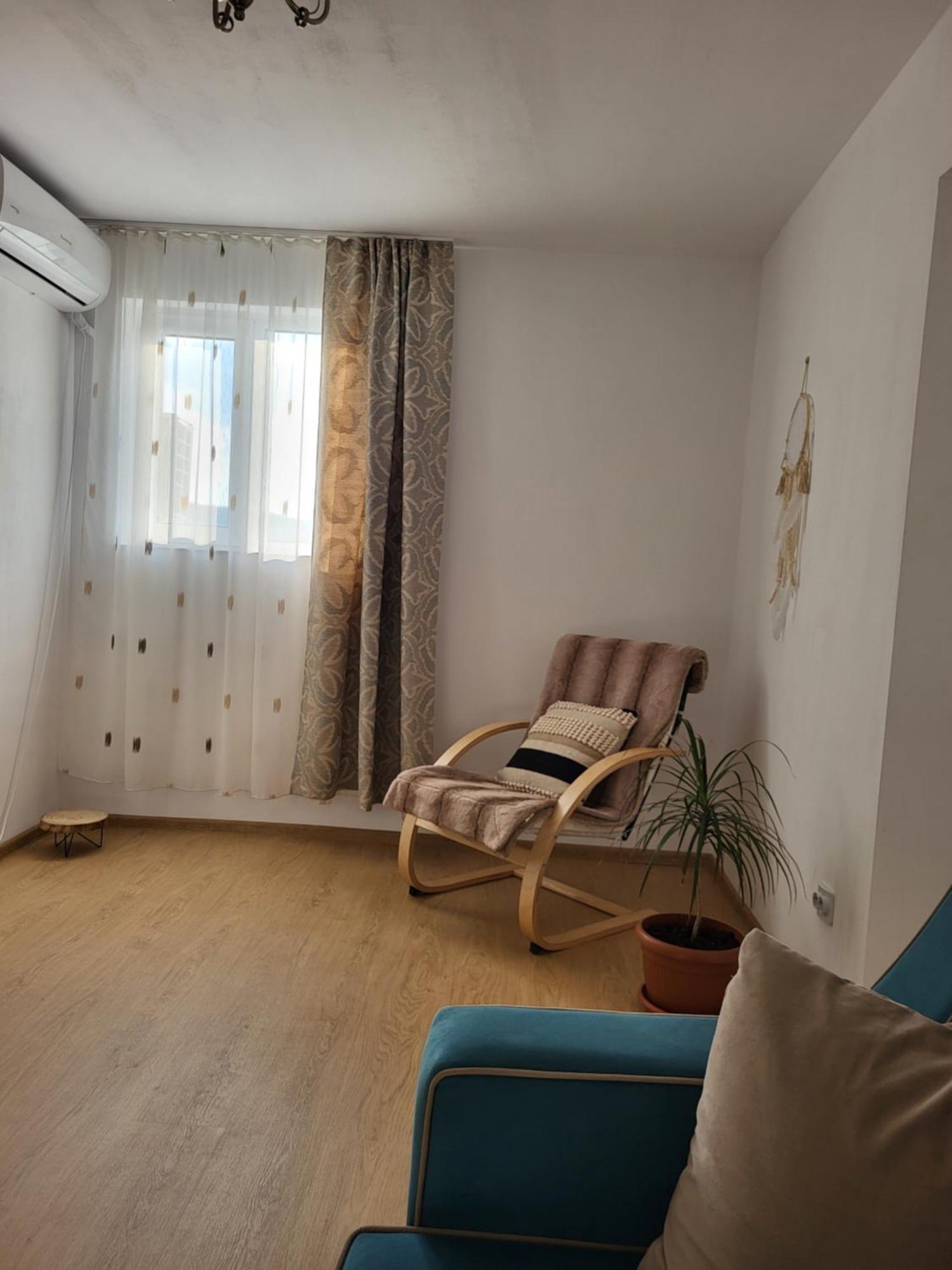 Studio Cristina Хунедоара Экстерьер фото